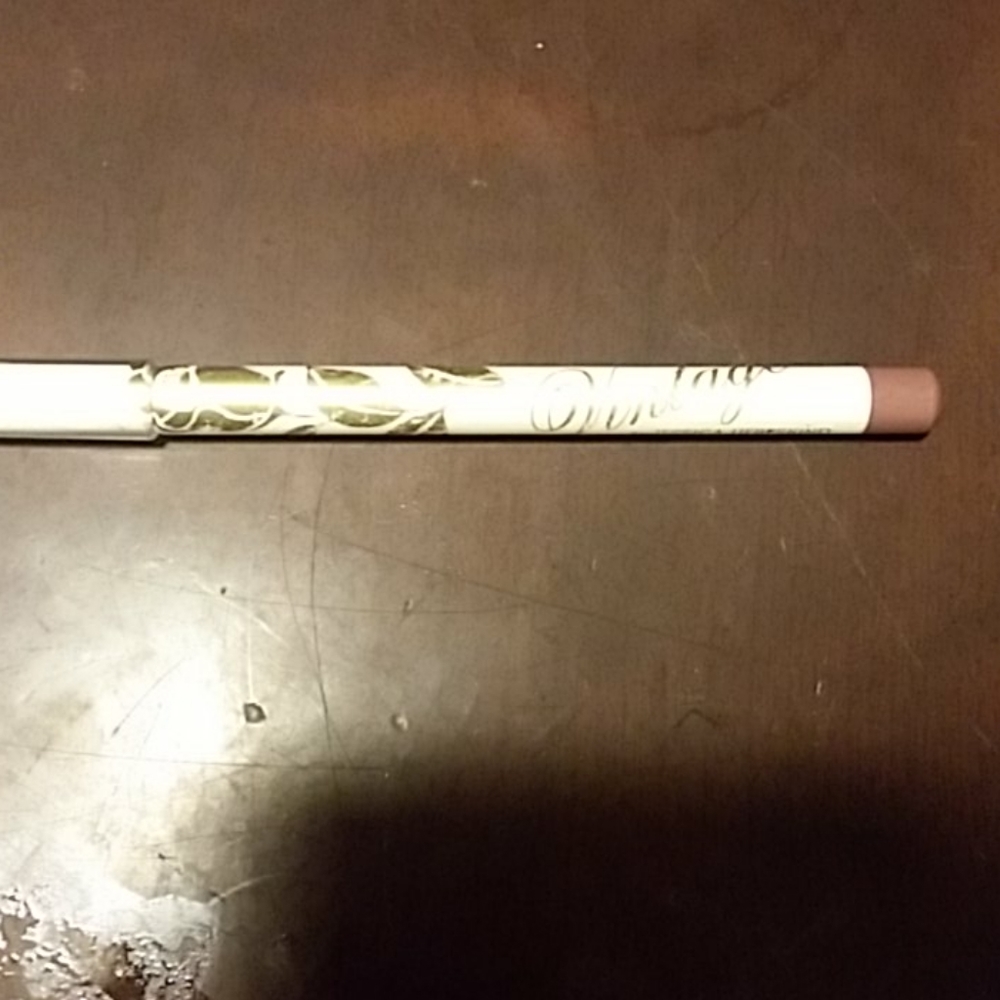 Lip liner